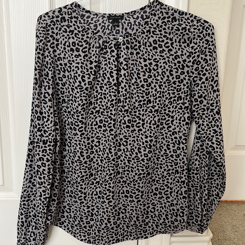 Ann Taylor print blouse - great condition